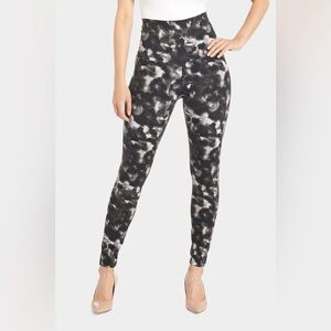 Coco + Carmen OMG PRINTED WIDE WAISTBAND LEGGINGS